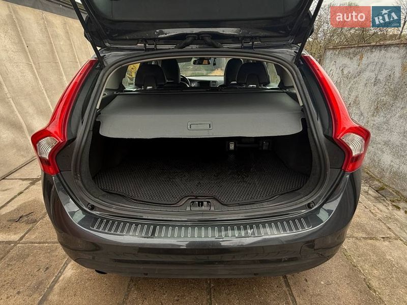Універсал Volvo V60 2012 в Вараші