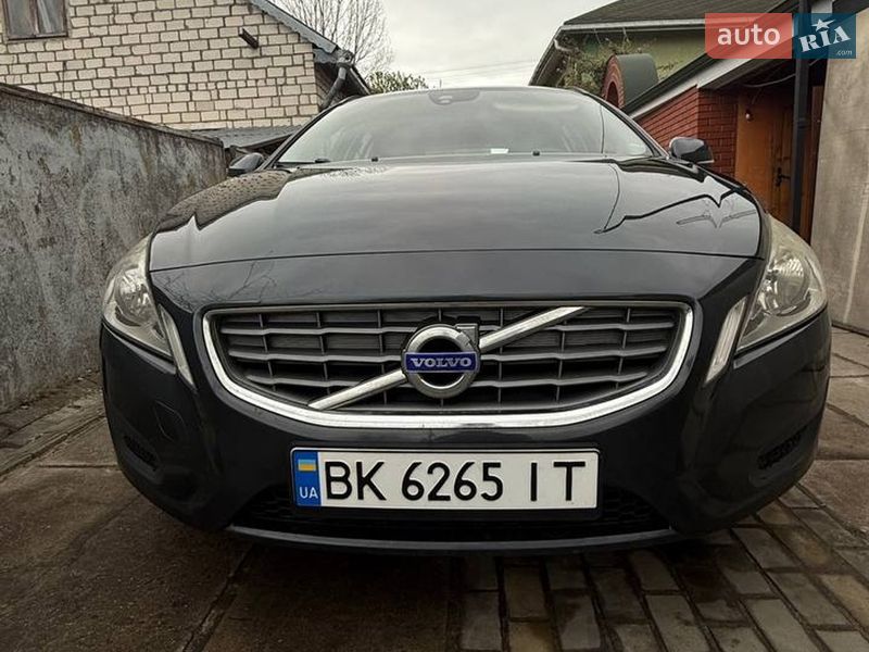 Універсал Volvo V60 2012 в Вараші