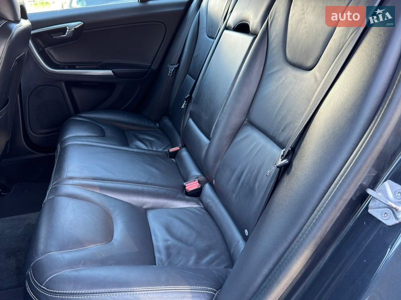 Універсал Volvo V60 2014 в Києві