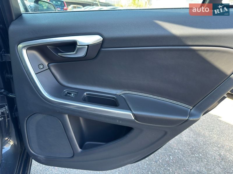 Універсал Volvo V60 2014 в Києві