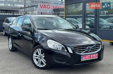 Універсал Volvo V60 2013 в Києві