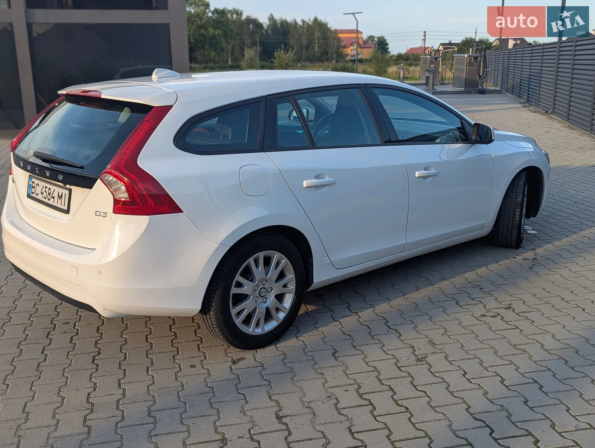 2016 Volvo V60 - мініатюра 15