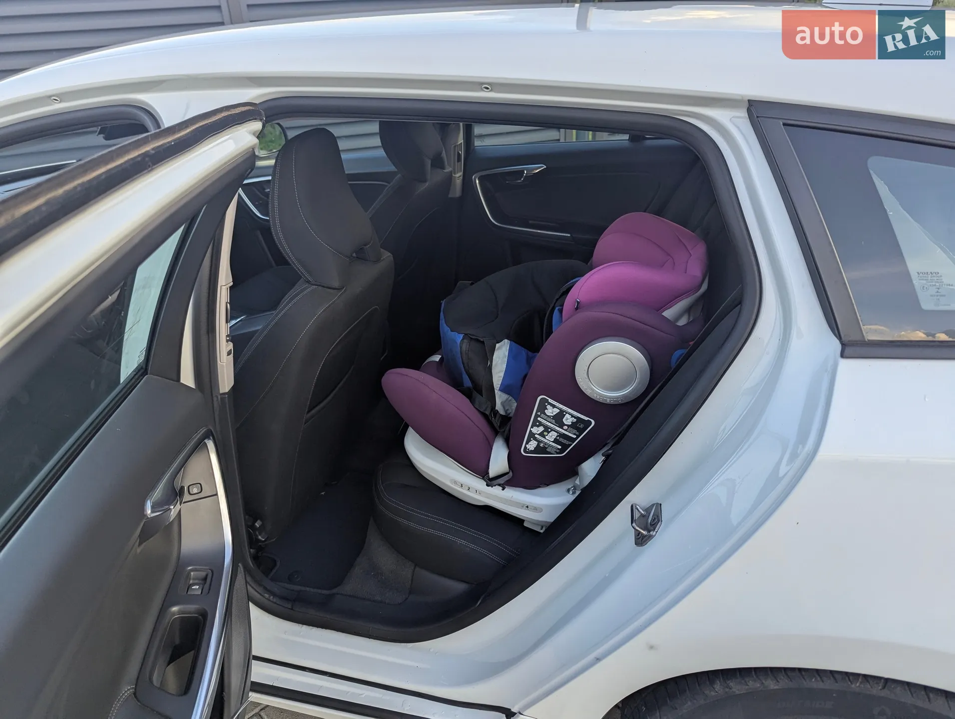 2016 Volvo V60 - мініатюра 13