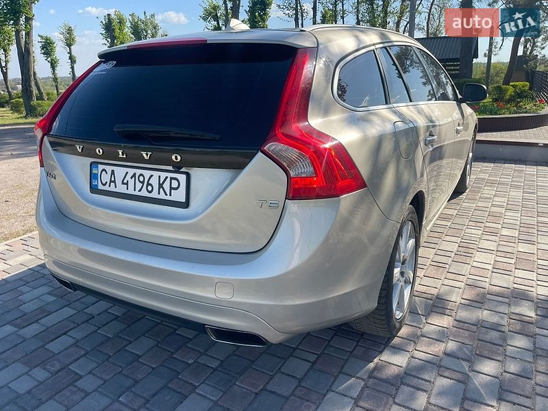 Универсал Volvo V60 2016 в Смеле