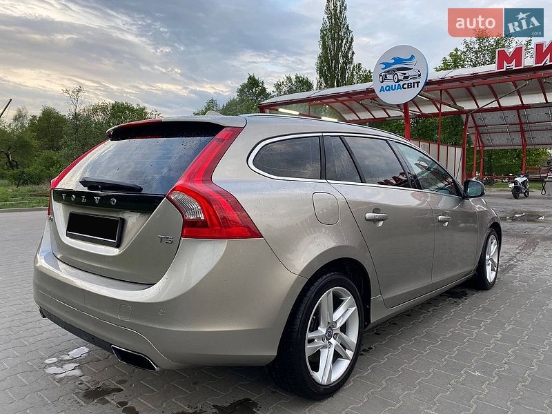 Универсал Volvo V60 2013 в Луцке