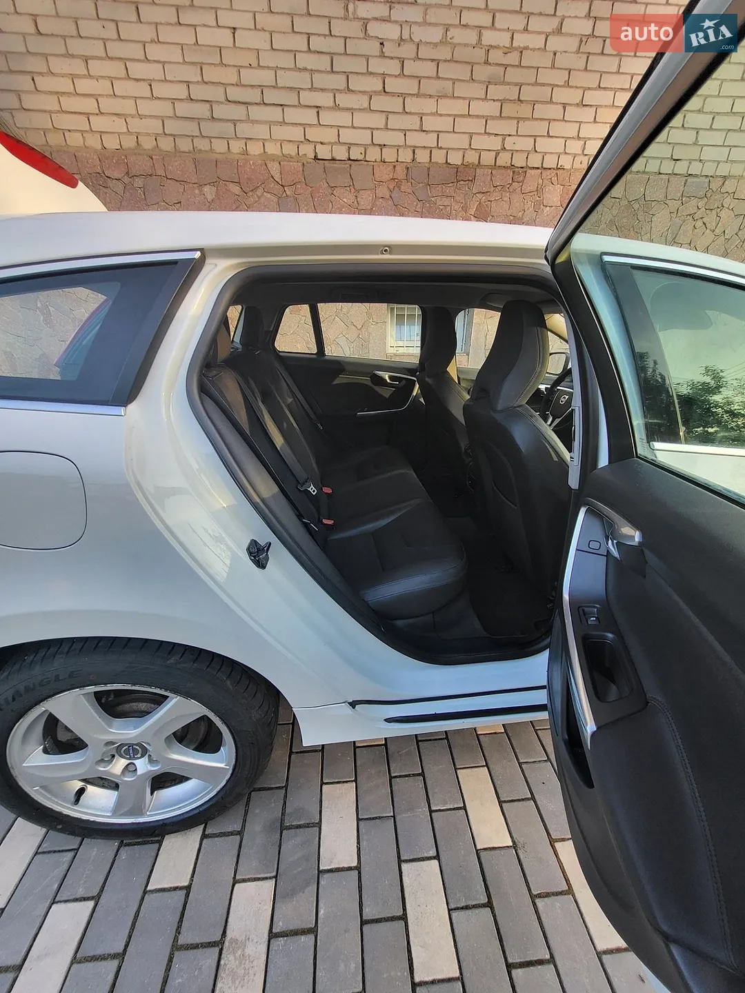 2011 Volvo V60 - мініатюра 11
