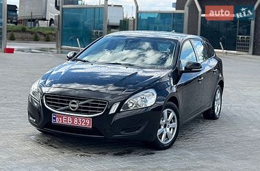 Універсал Volvo V60 2012 в Сарнах