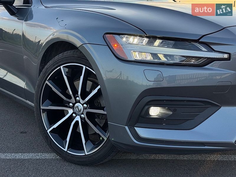 Универсал Volvo V60 2019 в Ровно