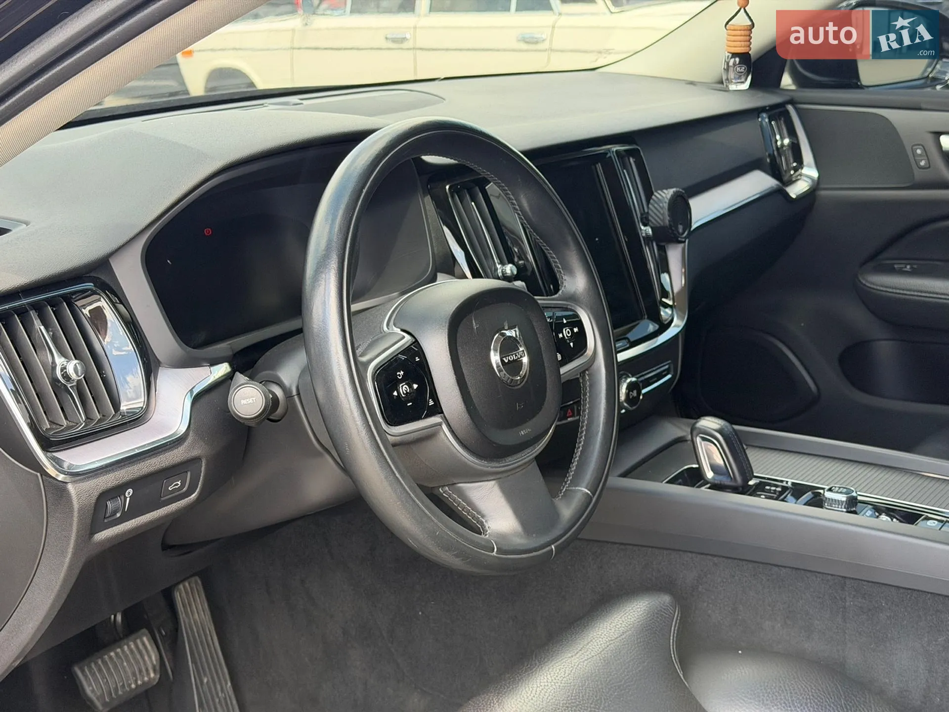2020 Volvo V60 - мініатюра 10