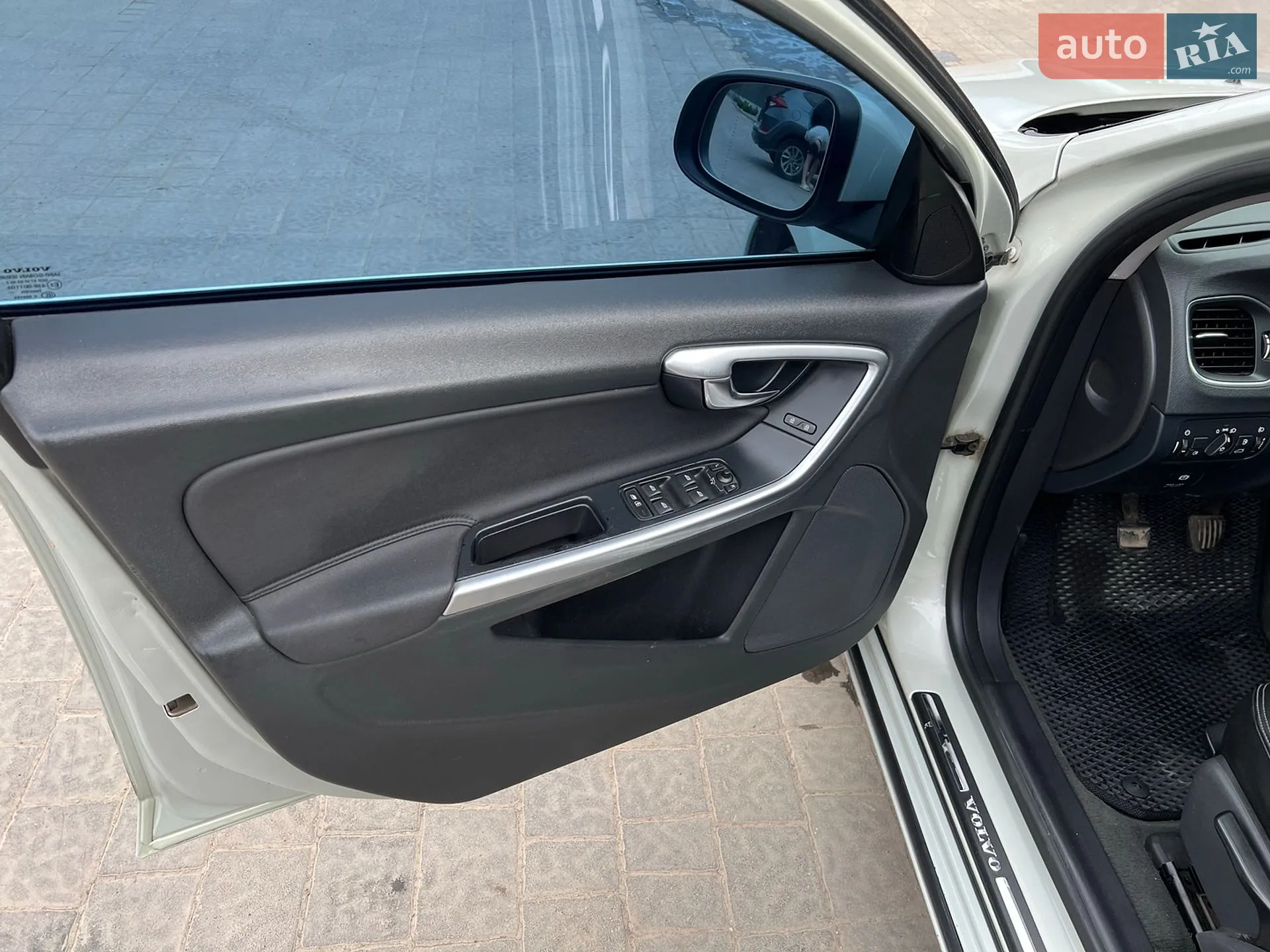 2011 Volvo V60 - мініатюра 17