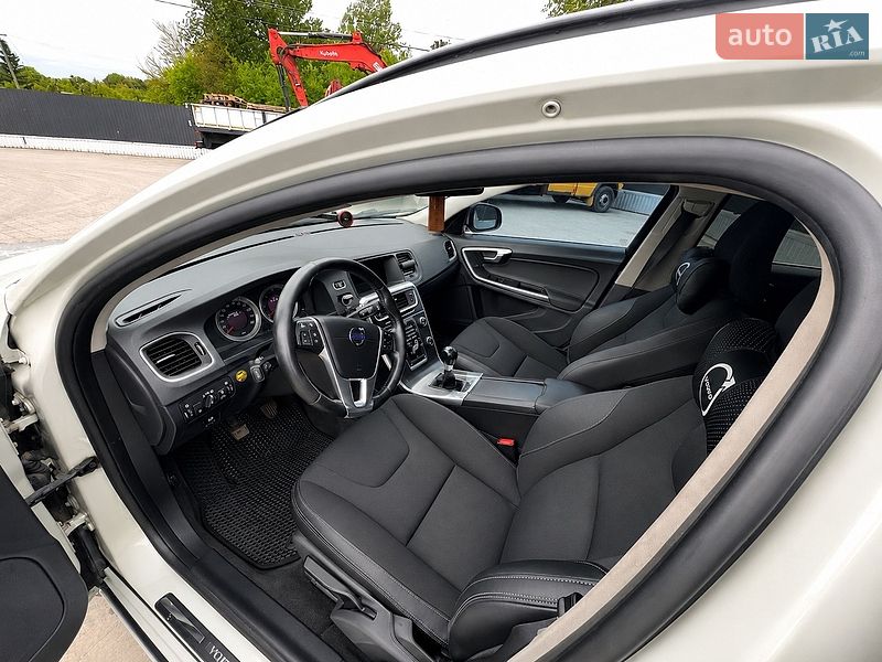 Универсал Volvo V60 2011 в Ивано-Франковске