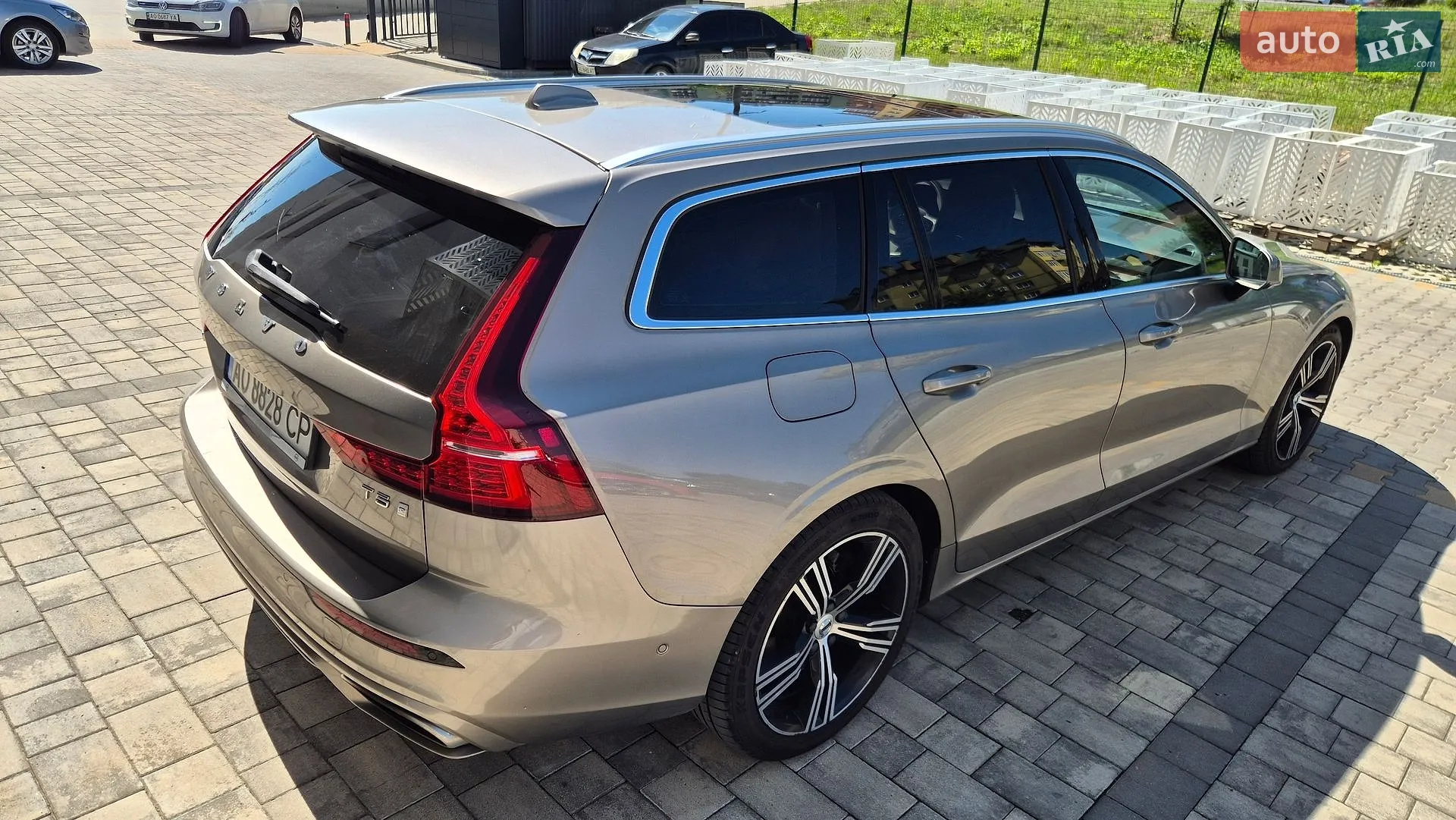 2020 Volvo V60 - мініатюра 3