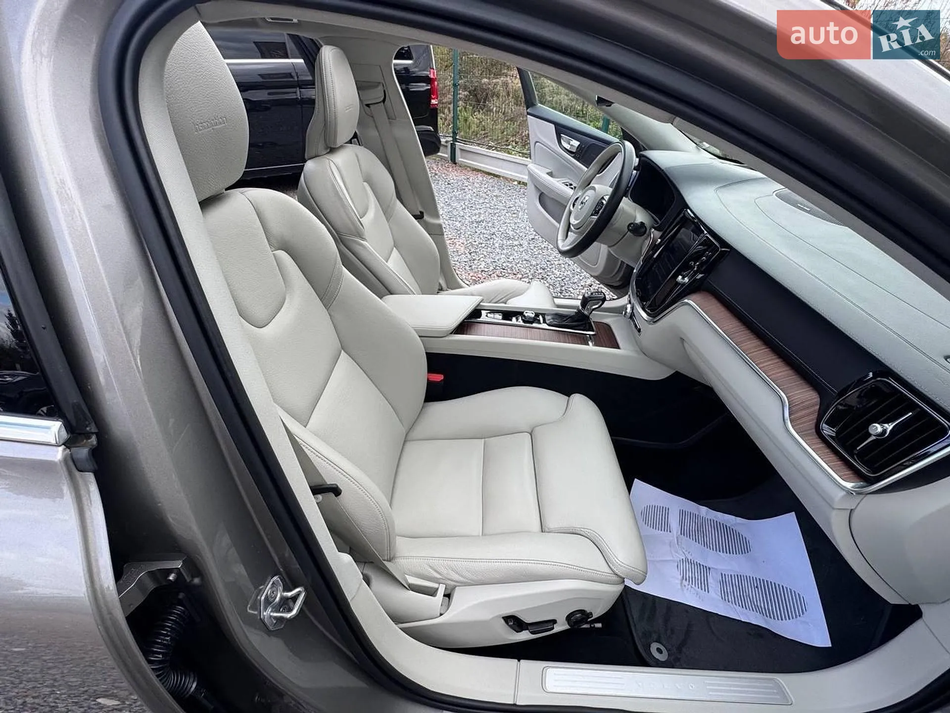 2020 Volvo V60 - мініатюра 8