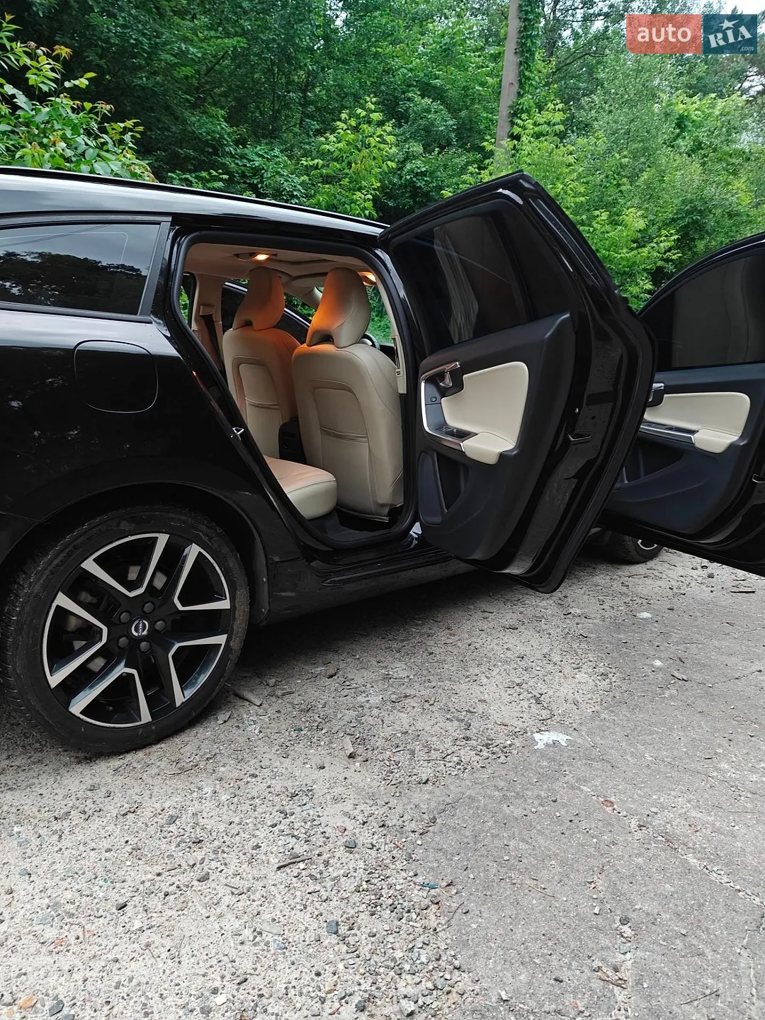 2017 Volvo V60 - мініатюра 13