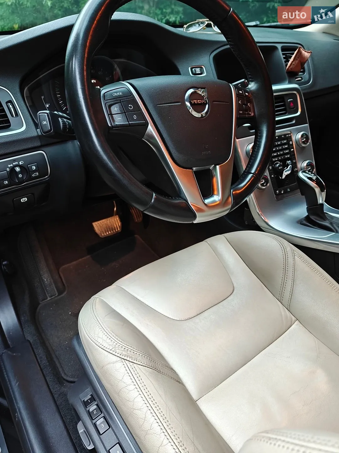 2017 Volvo V60 - мініатюра 19