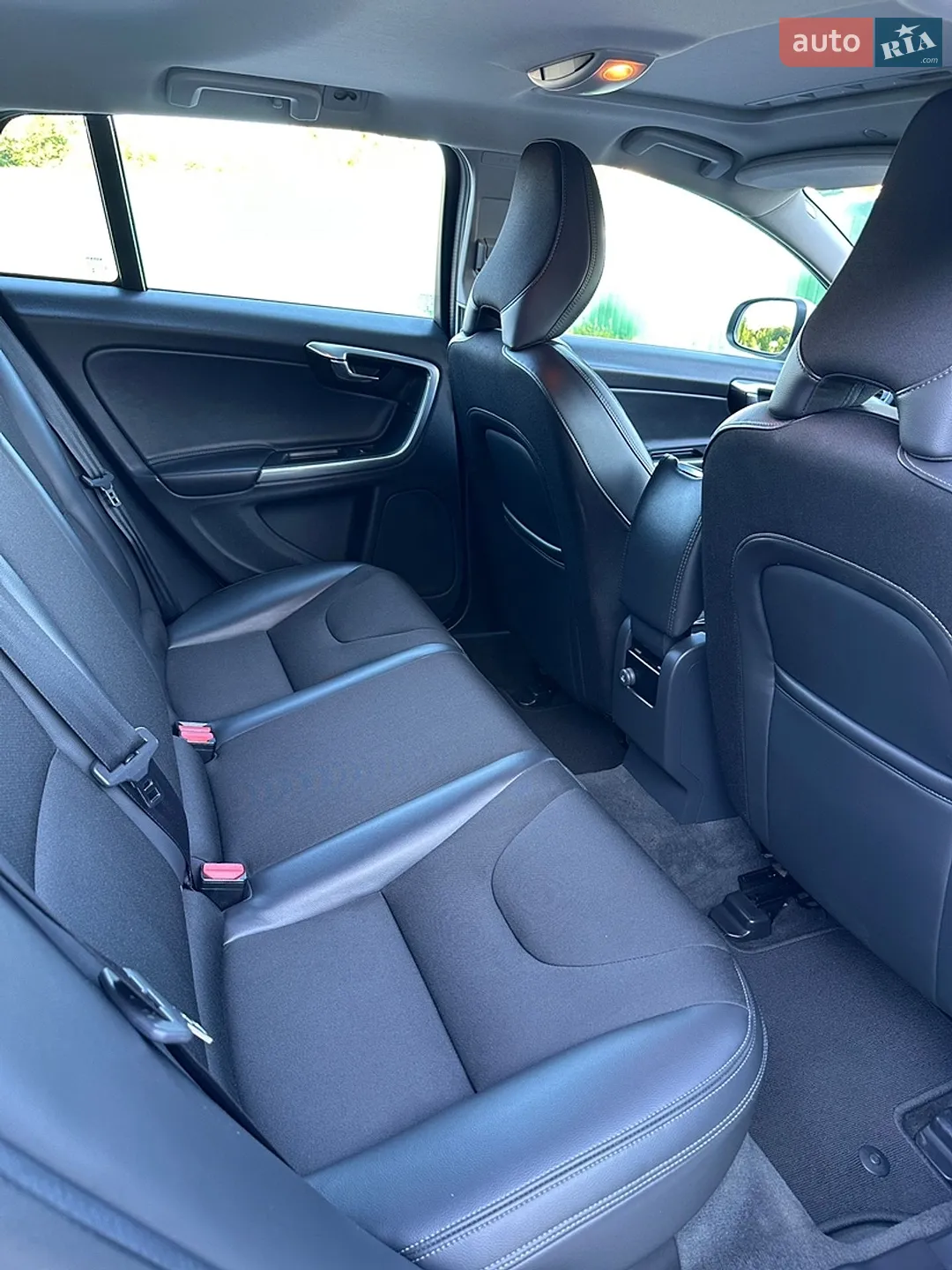 2016 Volvo V60 - мініатюра 32