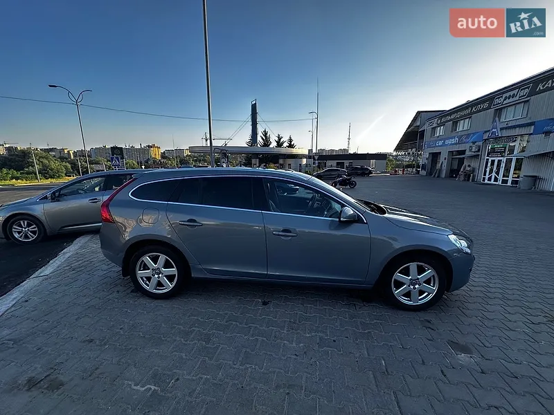 Volvo V60 2011 VIN YV1FW5250B1026856 фото оголошення 3 з 52
