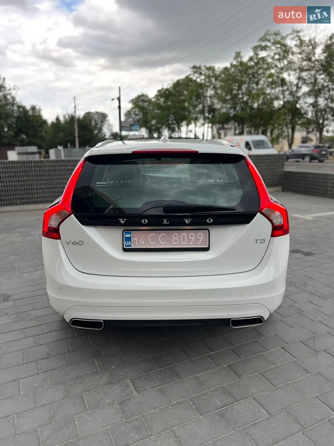 2017 Volvo V60 - мініатюра 16