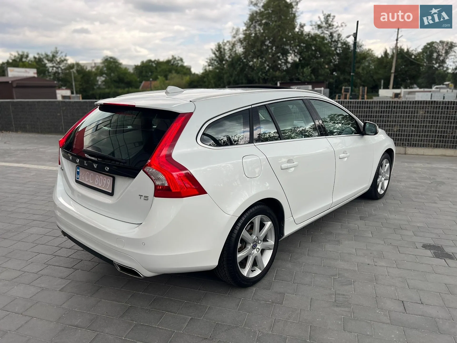 2017 Volvo V60 - мініатюра 15