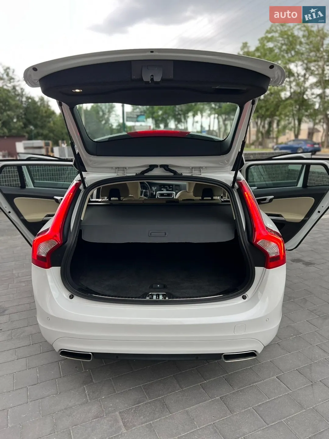 2017 Volvo V60 - мініатюра 39