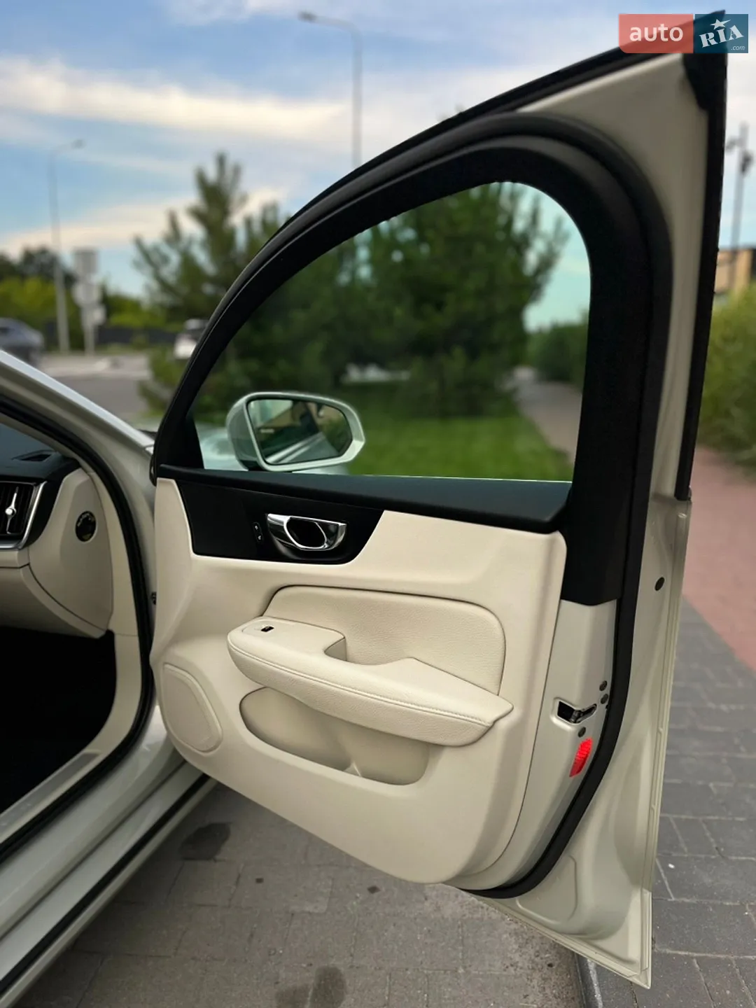 2020 Volvo V60 - мініатюра 15