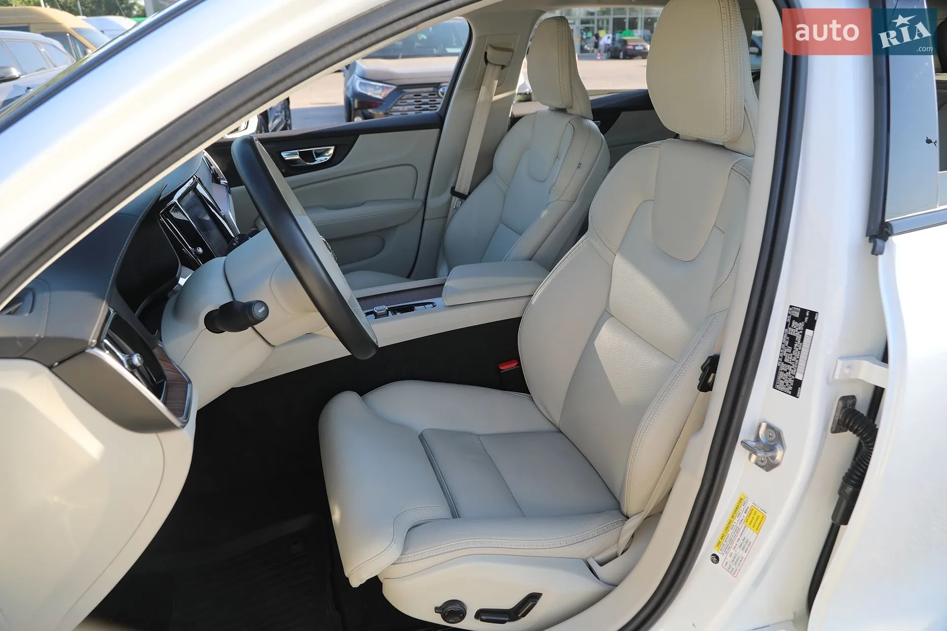 2019 Volvo V60 - мініатюра 13