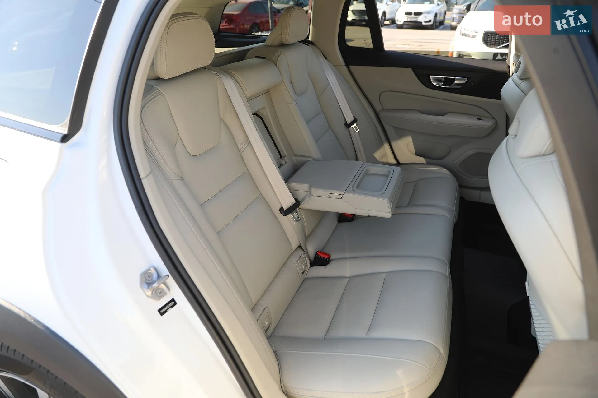 2019 Volvo V60 - мініатюра 15
