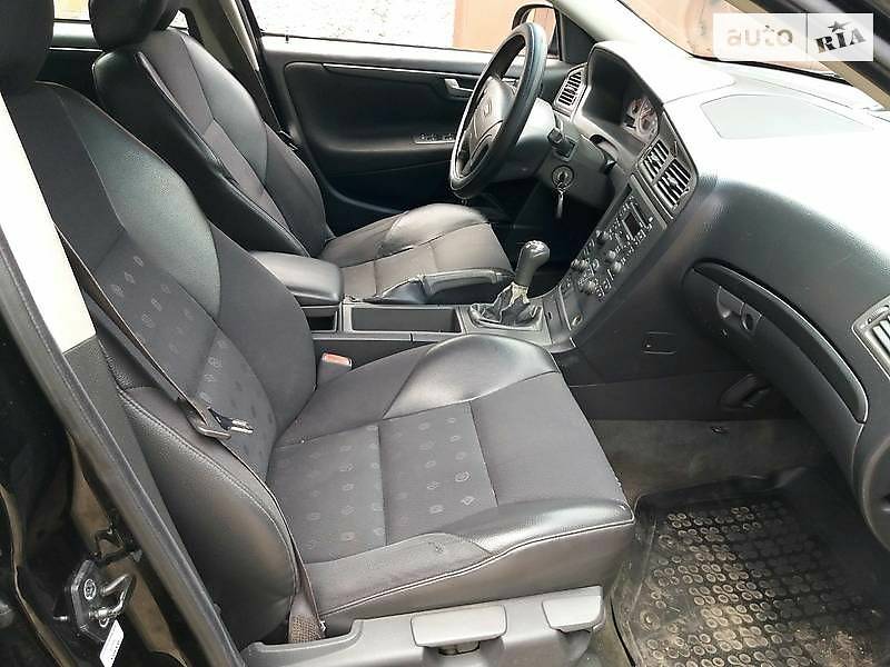 Універсал Volvo V70 2001 в Ромнах