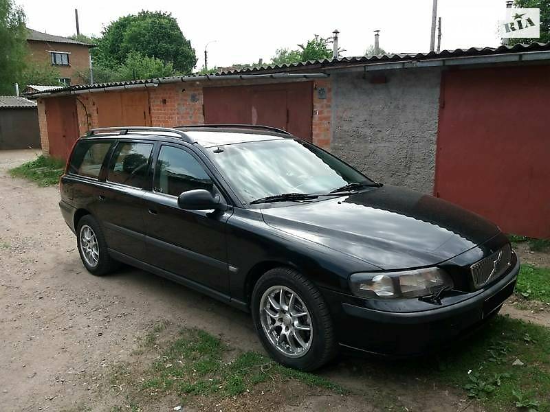 Універсал Volvo V70 2001 в Ромнах