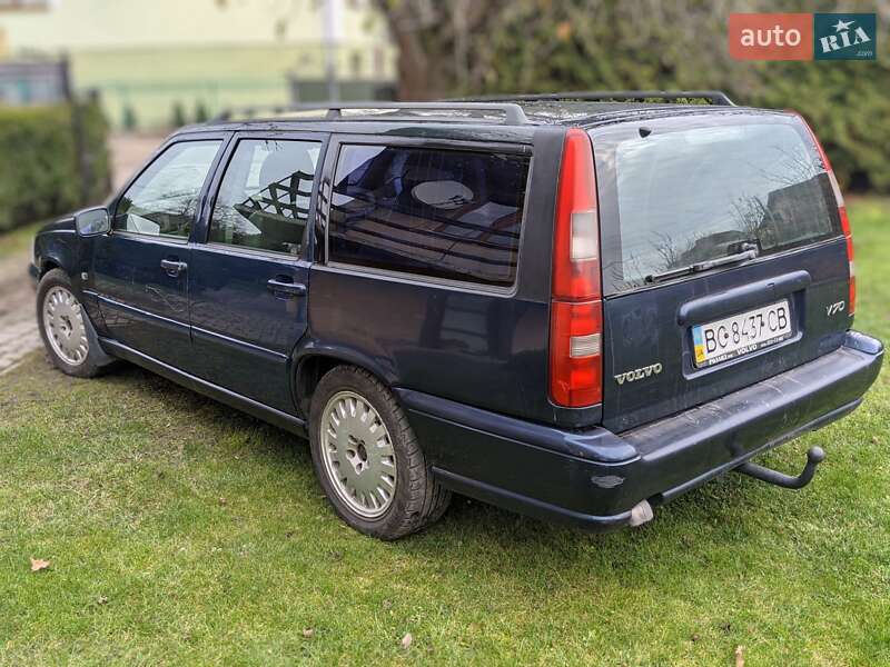 Универсал Volvo V70 1999 в Жовкве