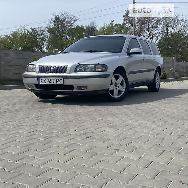 Универсал Volvo V70 2004 в Черновцах