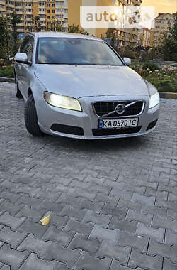 Універсал Volvo V70 2013 в Києві