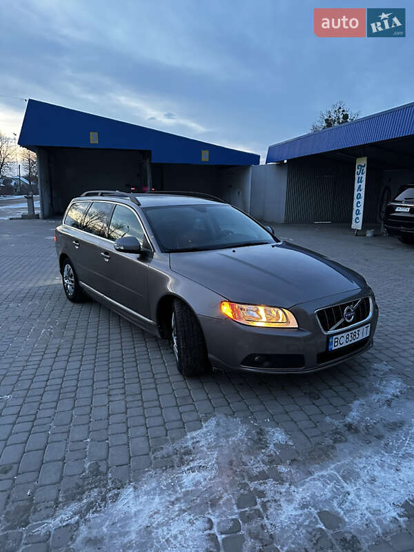 Универсал Volvo V70 2010 в Гусятине