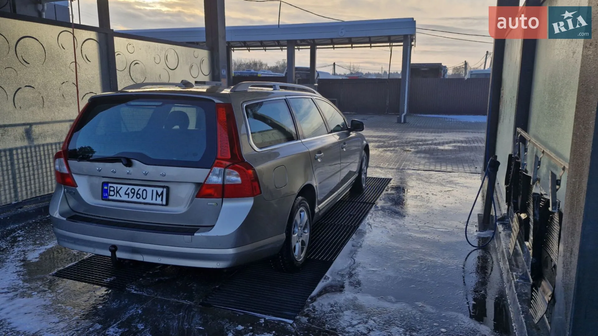2010 Volvo V70 - мініатюра 4