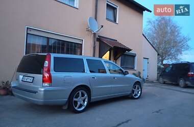 Универсал Volvo V70 2004 в 
