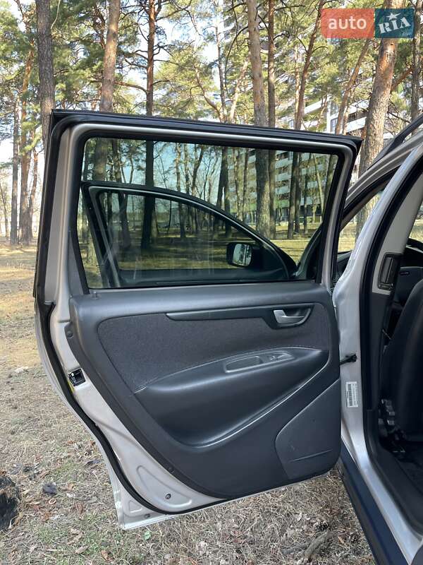 Универсал Volvo V70 2001 в Киеве фото 16 Универсал Volvo V70 2001 в Киеве