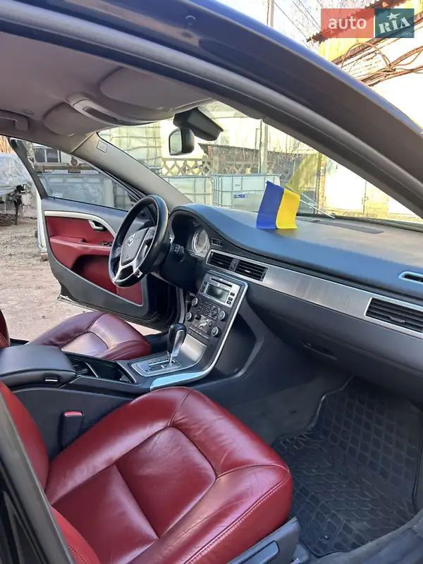 Volvo V70 2011