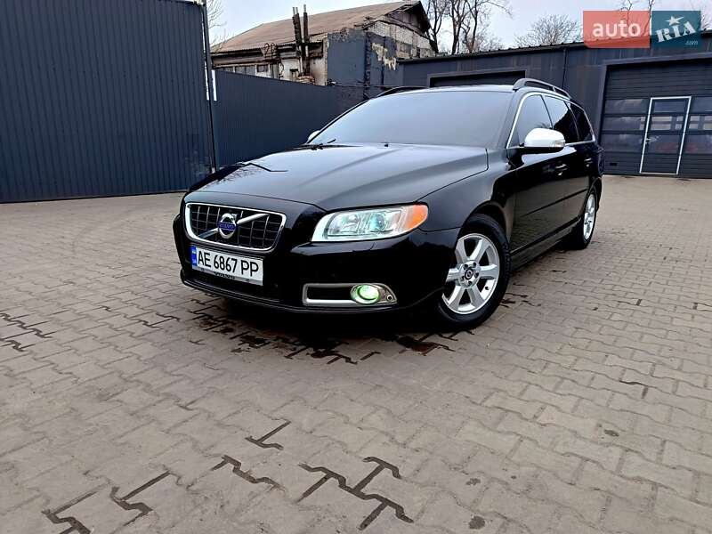 Универсал Volvo V70 2010 в 