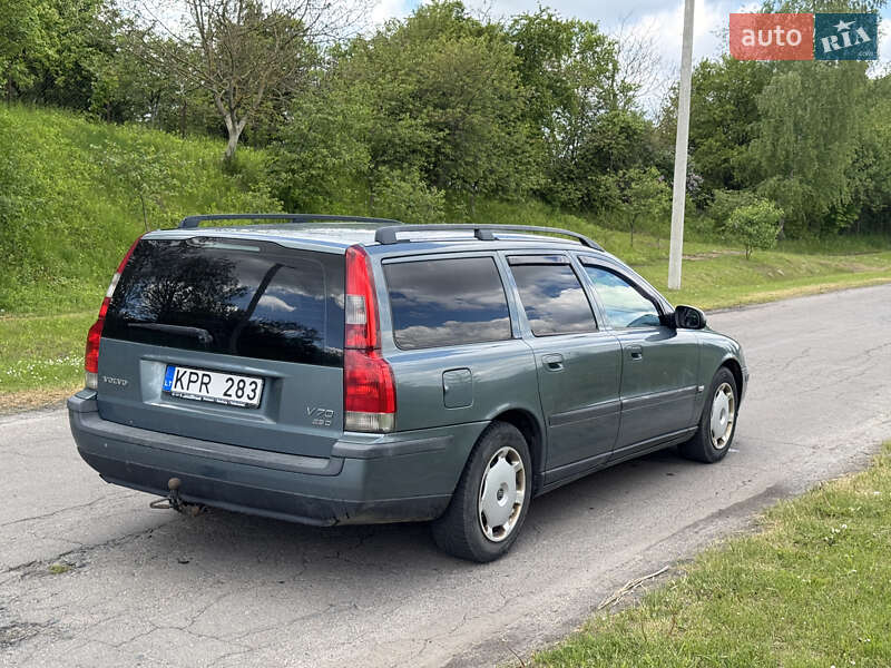 Універсал Volvo V70 2000 в Рівному