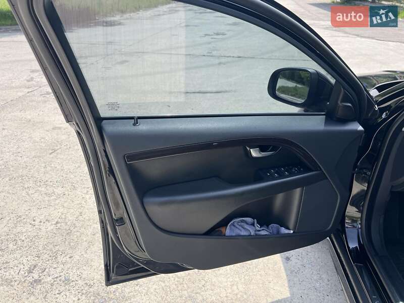 Універсал Volvo V70 2011 в Маневичах