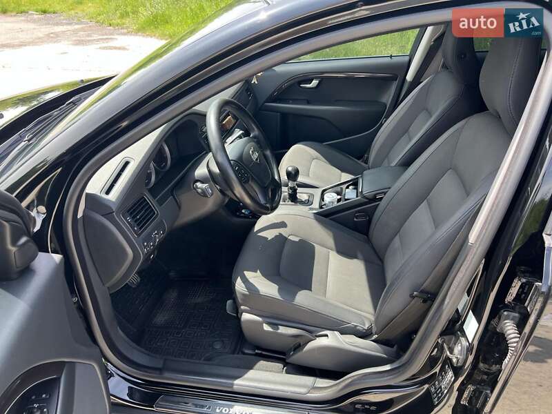 Універсал Volvo V70 2011 в Маневичах