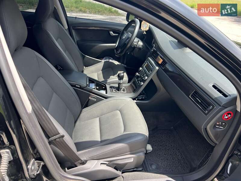 Універсал Volvo V70 2011 в Маневичах