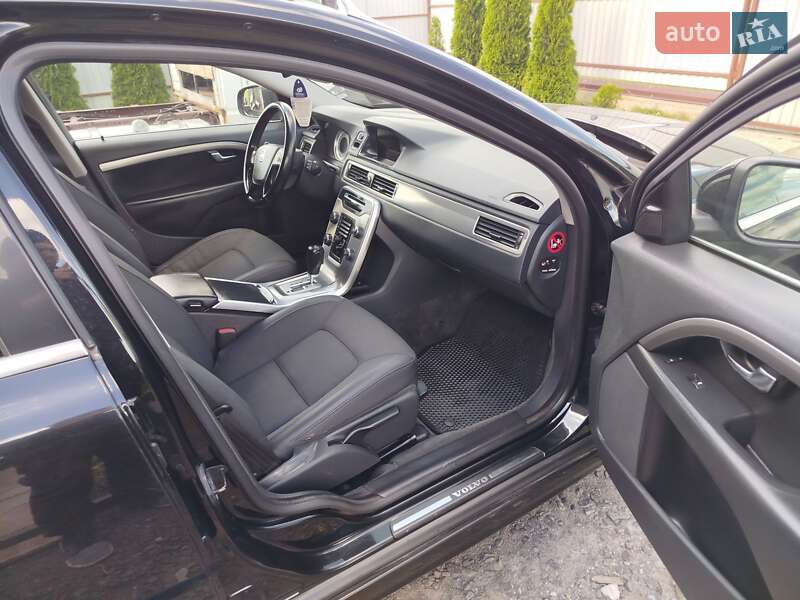 Универсал Volvo V70 2011 в Нововолынске