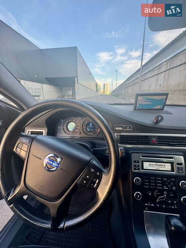 Универсал Volvo V70 2009 в Киеве
