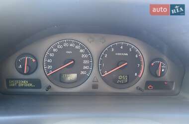 Универсал Volvo V70 2001 в 