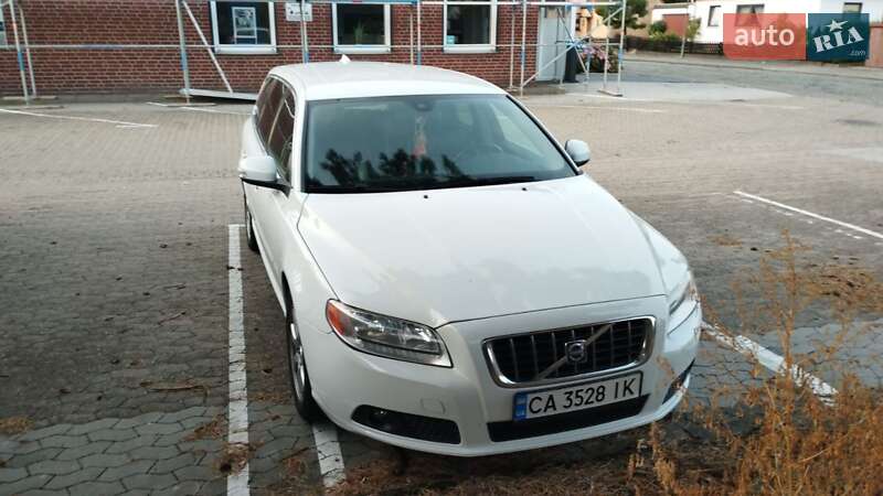 Универсал Volvo V70 2010 в 