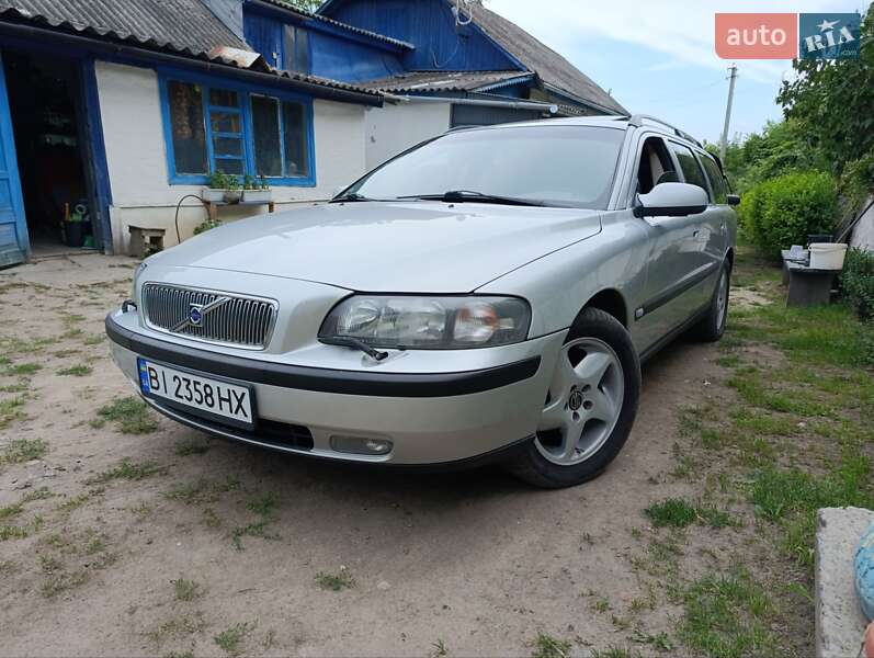 Універсал Volvo V70 2001 в Гадячі