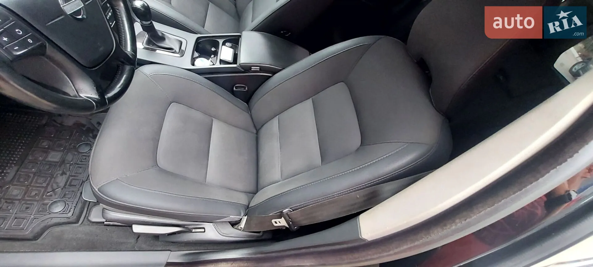 2011 Volvo V70 - мініатюра 18