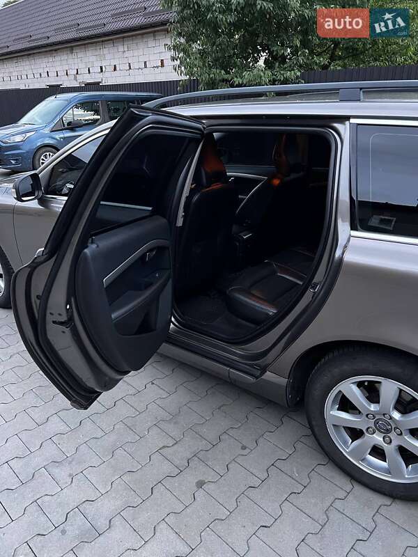 Универсал Volvo V70 2010 в Казатине