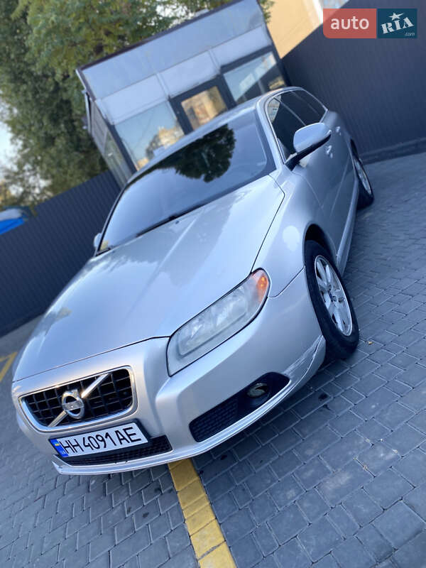Универсал Volvo V70 2013 в 